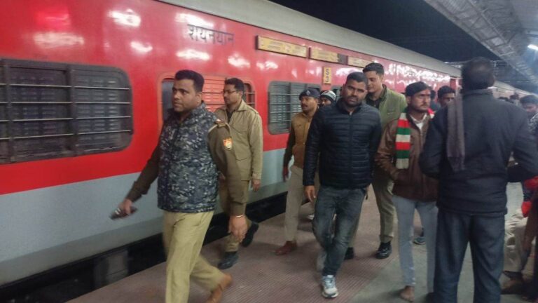 कामाख्या एक्सप्रेस हंगामा