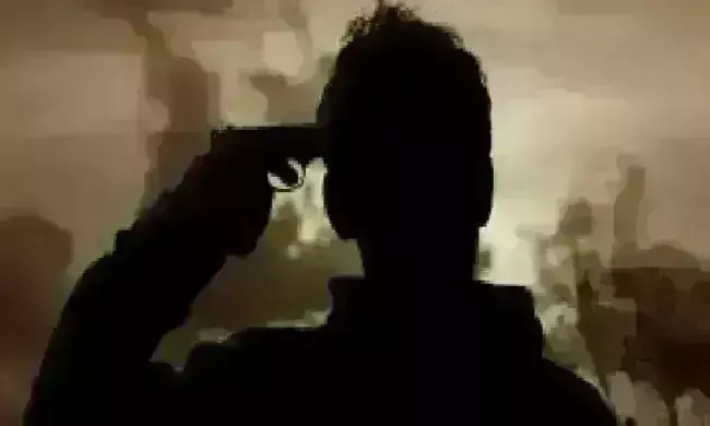 कैंसर से परेशान किसान की आत्महत्या